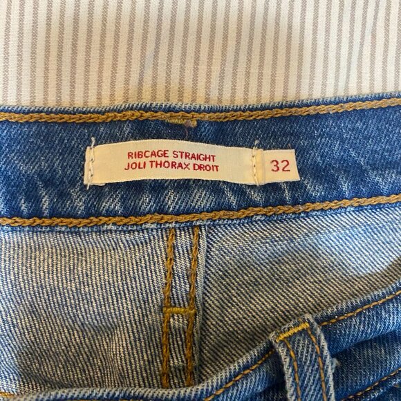 Levi Ribcage Straight Jeans - Picture 2 of 4